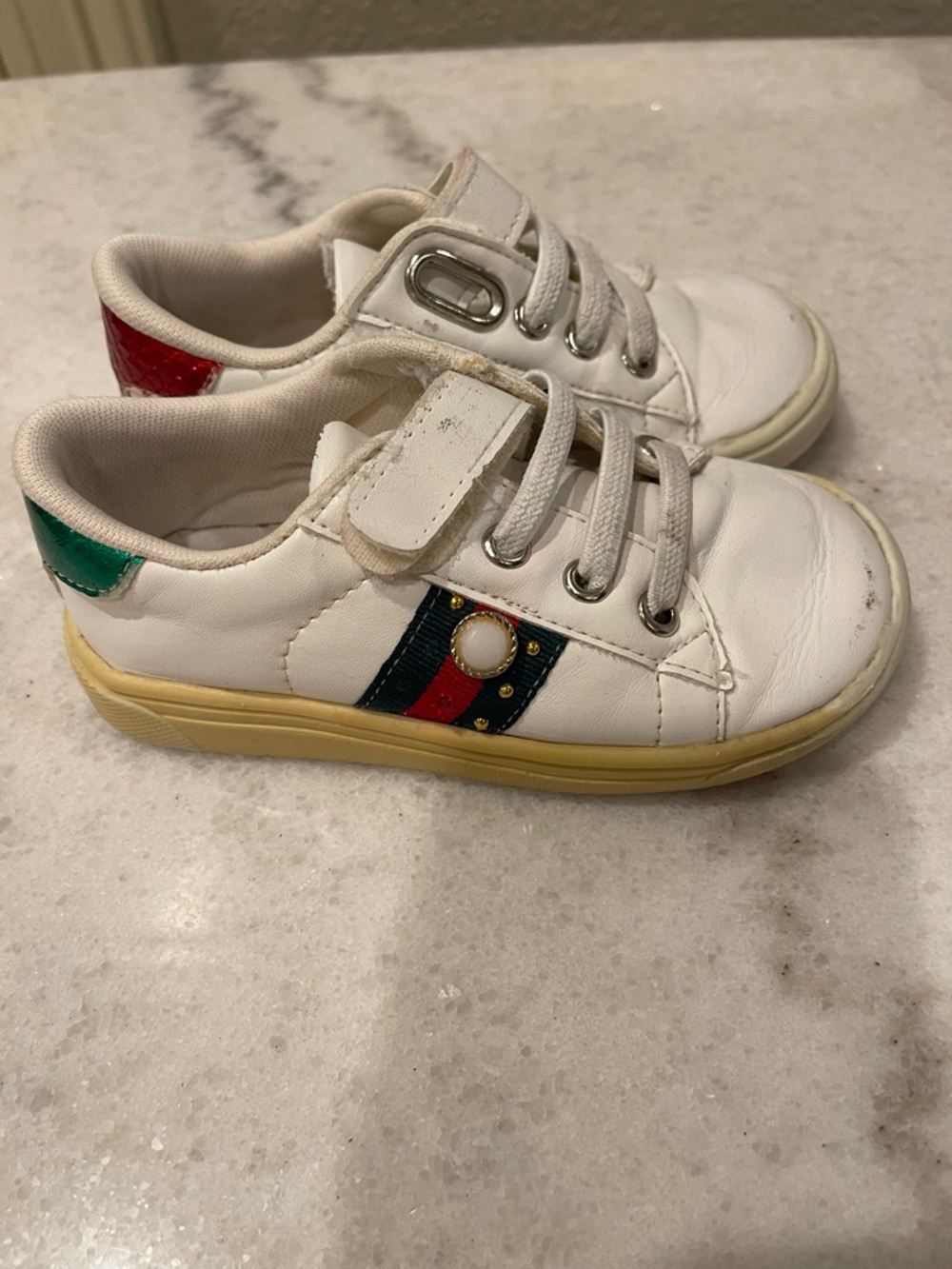 US 7 -7.5 Kids White Leather Sneaker with Decorative Side Detail